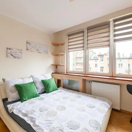 Student District In The Heart Of Lodz&free Parking Apartment